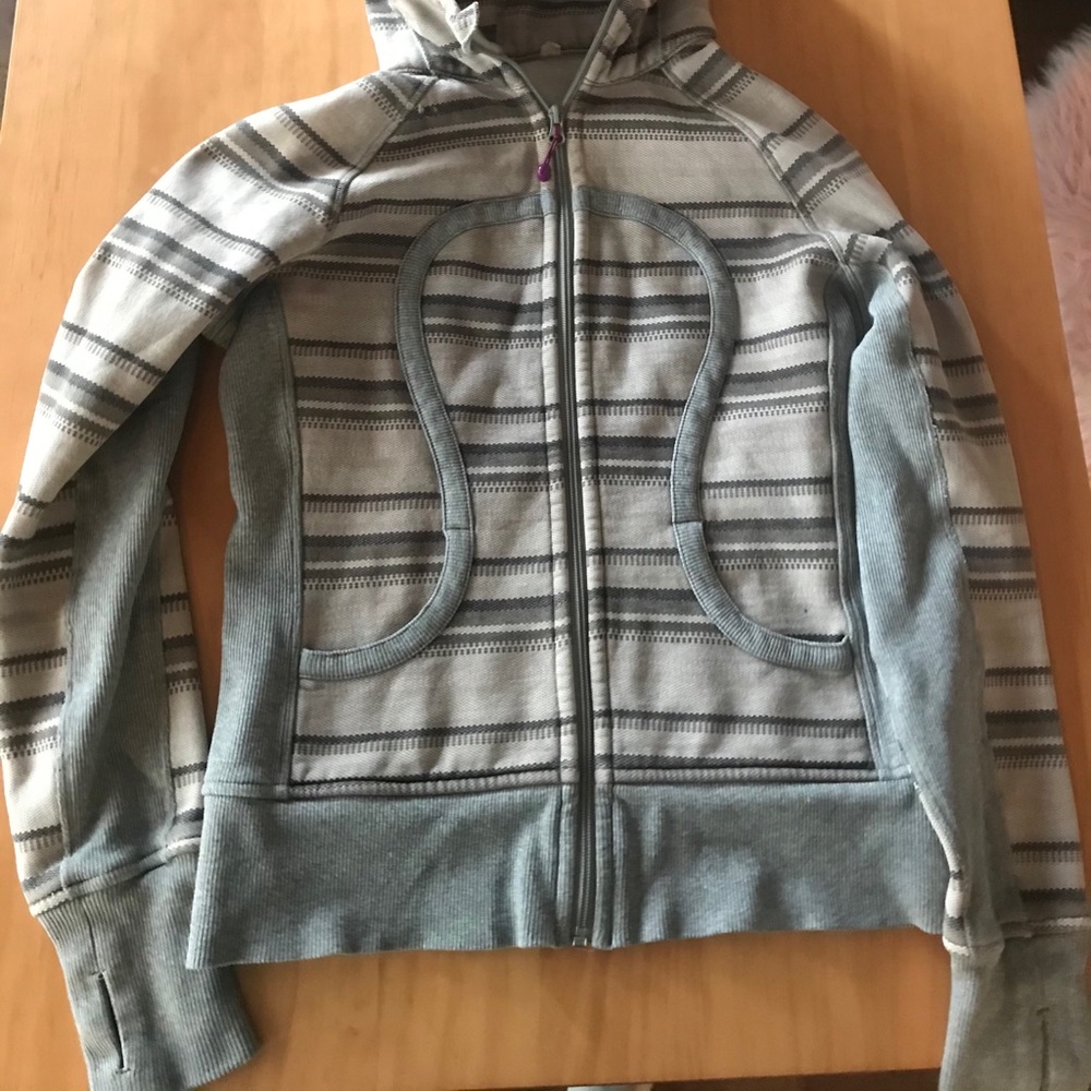 Lululemon sweatshirt size 10